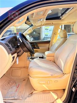 تۆیۆتا لاند کروزەر